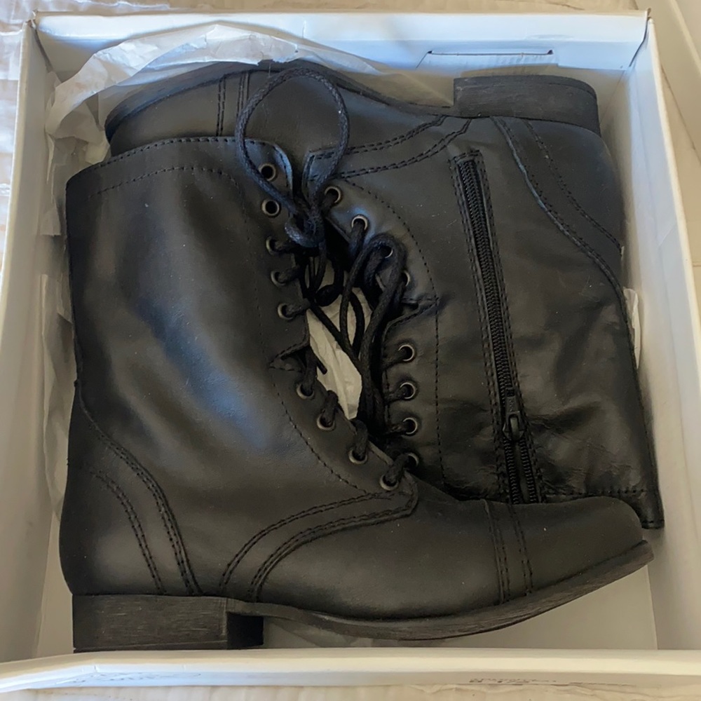 Steve Madden trooper black leat boots size 8 1/2